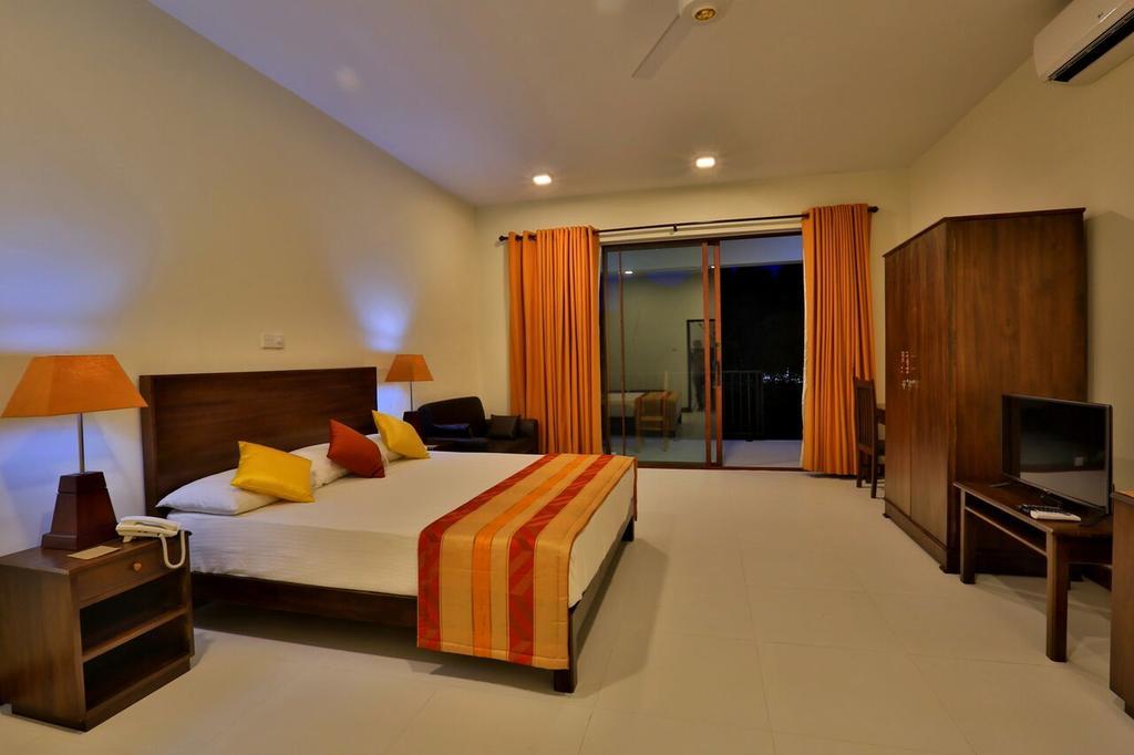 Grand & Gangula Hotel Dambulla Bagian luar foto