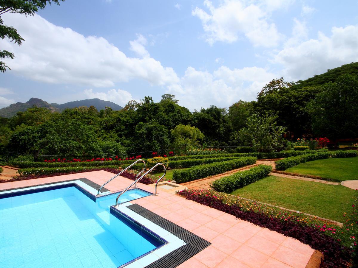 Grand & Gangula Hotel Dambulla Bagian luar foto