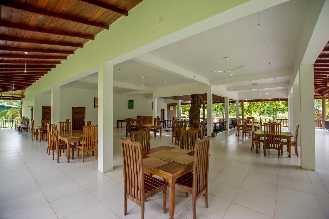 Grand & Gangula Hotel Dambulla Bagian luar foto