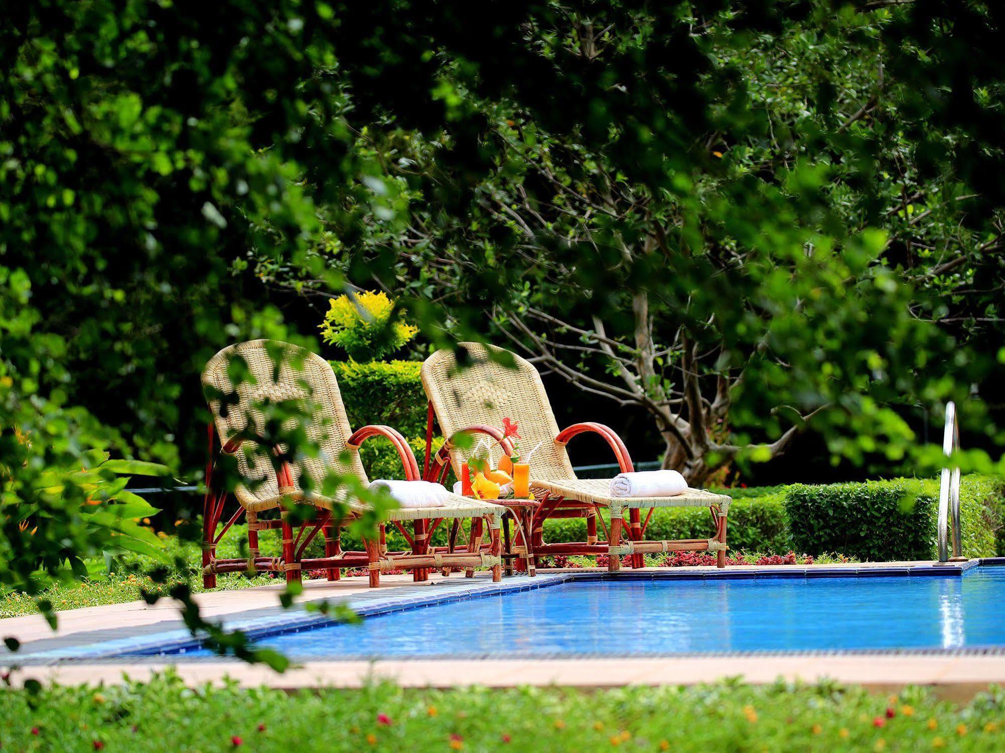 Grand & Gangula Hotel Dambulla Bagian luar foto