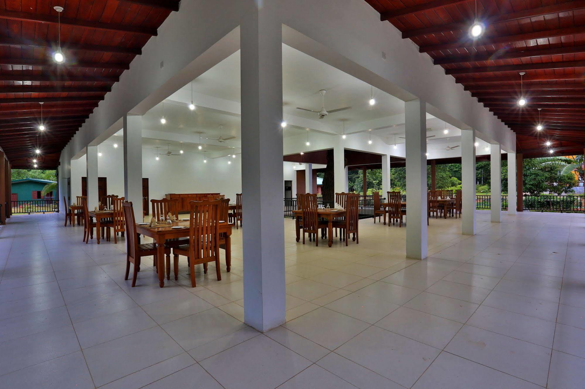 Grand & Gangula Hotel Dambulla Bagian luar foto